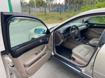 Audi A6 C5 Sedan 2.4 V6 165KM 1999 Audi A6 Limousine 2.4 V6 Bezwypadkowa Czujniki Parkowania Manual Klimatoni, zdjęcie 31