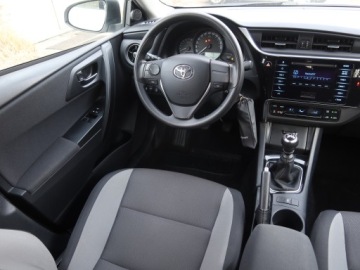 Toyota Auris II Touring Sports Facelifting 1.6 Valvematic 132KM 2018 Toyota Auris 1.6 Valvematic, Salon Polska, zdjęcie 6