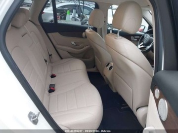 Mercedes GLC C253 2021 Mercedes-Benz GLC 2021, 2,0L, 4x4 2.0 Benzyna 255KM, zdjęcie 9