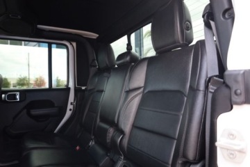 Jeep Gladiator 2023 Jeep Gladiator Willys 2023 3.0 Diesel 260KM, zdjęcie 9