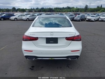 Mercedes Klasa E W213 2022 Mercedes-Benz Klasa E 450, 2022r., 4x4, 3.0L 3.0 Benzyna 362KM, zdjęcie 5