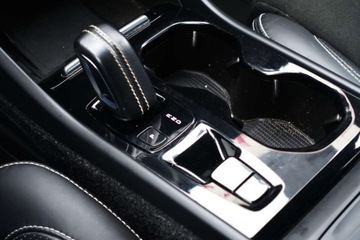 Volvo XC40 Crossover 2.0 T4 190KM 2019 Volvo XC 40 T4 R-Design, czujniki, tempomat, klima 2stref, CarPlayAA, FV23, zdjęcie 9