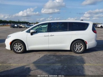 Chrysler Pacifica II 2023 Chrysler Pacifica 2023 Chrysler Pacifica Touring L FWD 3.6 Benzyna 287KM, zdjęcie 12