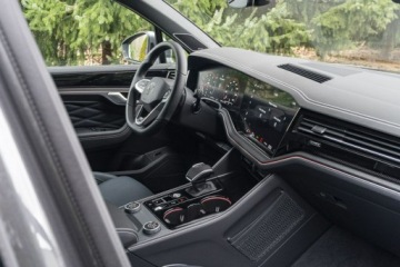 Volkswagen Touareg III SUV Facelifting 3.0 V6 TSI 340KM 2024 Volkswagen Touareg R-Line 3.0 V6 TFSI 4Motion, zdjęcie 31