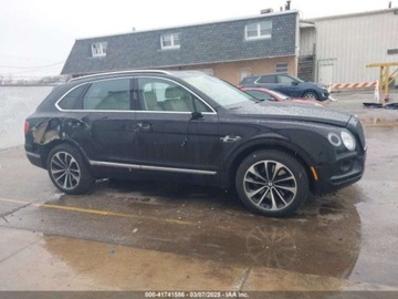 Bentley Bentayga 2019 Bentley Bentayga 2019r., 4x4, 4.0L 4.0 Benzyna 542KM, zdjęcie 4