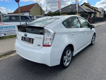 Toyota Prius III Hatchback 1.8 HSD 136KM 2010 Toyota Prius HYBRYDA 136 KONI LEDY AUTOMAT KLIMATRONIC EL.SZYBY SERIWSOWANY, zdjęcie 2