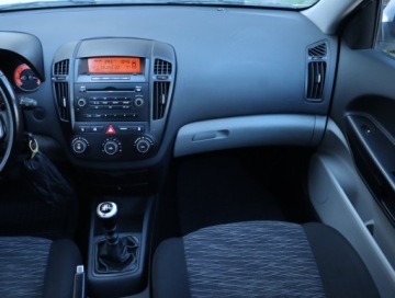 Kia Ceed I Hatchback 1.4 109KM 2009 Kia Ceed 1.4 CVVT, Klima, Tempomat, zdjęcie 7