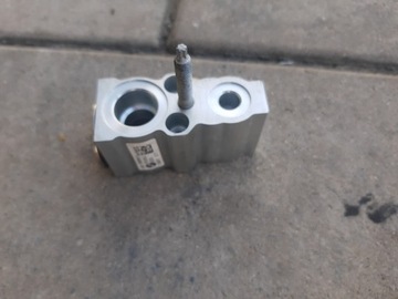 BMW G20 Расширительный клапан кондиционера 6994989