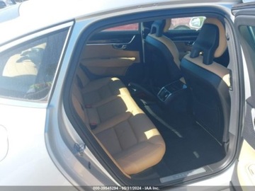 Volvo S90 II Sedan 2.0 T5 250KM 2018 Volvo S90 2018 Volvo S90 T5 FWD Momentum 2.0 Benzyna 250KM, zdjęcie 9