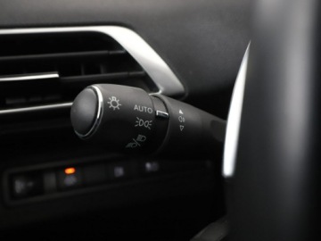 Peugeot 3008 II Plug-In Hybrid Facelifting 1.6 HYBRID 225KM 2022 Peugeot 3008 PHEV full LED półskóra navi, zdjęcie 36