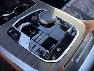 BMW X7 SUV Facelifting 3.0 40d 352KM 2026 BMW X7 xDrive40d Individual Edition Suv 3.0 (352KM) 2026, zdjęcie 13