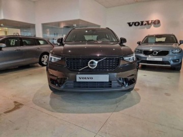 Volvo XC40 Crossover Facelifting 2.0 B3 163KM 2025 VOLVO XC40 B3 Plus Dark Suv 2.0 163KM 2025, zdjęcie 4