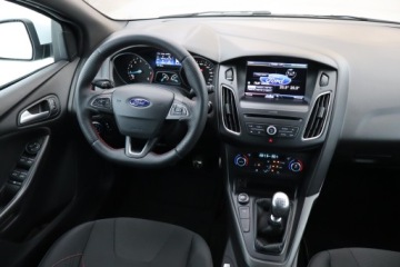 Ford Focus III Hatchback 5d facelifting 1.0 EcoBoost 125KM 2016 Ford Focus 1.0 EcoBoost, Salon Polska, Serwis ASO, zdjęcie 6