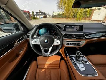 BMW Seria 7 G11-G12 Sedan Facelifting 3.0 740d 340KM 2022 BMW 740 Luxury Line Najbogatsza wersja 2022, zdjęcie 38