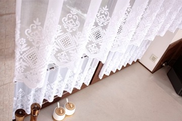 Заздростка Белая вышитая штора для кухни, высота 40 см