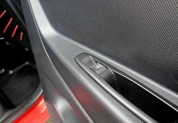 Renault Captur I 2015 Renault Captur Renault Captur TCe 90 EXPERIENCE Benzyna 91KM, zdjęcie 19