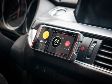 Сенсорный экран дорожного коммуникатора Yanosik GTm