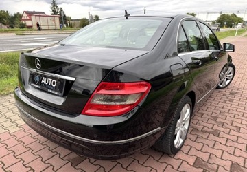 Mercedes Klasa C W204 Limuzyna 1.8 180 K 156KM 2010 Mercedes-Benz Klasa C Parktronik przod tyl Podgrzewane fotele pol-skora el, zdjęcie 7