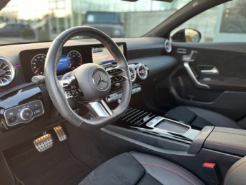 Mercedes Klasa A W177/V177 Hatchback Facelifting 1.3 200 163KM 2024 MERCEDES-BENZ A Klasa 200 AMG Line 1.3 (163KM) 2024, zdjęcie 3