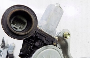LEXUS RX II RX300 03-08 ZVEDÁK PRAVÝ ZADNÍ 6PIN