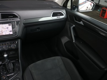 Volkswagen Tiguan I SUV Facelifting 2.0 TDI BlueMotion Technology 150KM 2016 VW Tiguan 2.0 TDI, Salon Polska, Serwis ASO, 4X4, zdjęcie 7