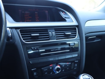 Audi A4 B8 Avant Facelifting 2.0 TDI 112g 136KM 2012 Audi A4 2.0 TDI, Skóra, Klima, Klimatronic, zdjęcie 11