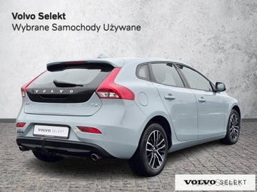 Volvo V40 II Hatchback Facelifting 1.5 T3 152KM 2019 Volvo V40 PL salon Momentum T3 152KM Aut Klima Hak, zdjęcie 5
