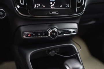 Volvo XC40 Crossover 1.5 T3 156KM 2018 Volvo XC40 T3, Skóra, Navi, Klima, Klimatronic, zdjęcie 17