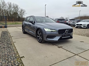 Volvo V60 II  2021 Volvo V60 2,0 B3 163KM R DESIGN alu navi kamera hak grz.fot oplacony 2.0, zdjęcie 3