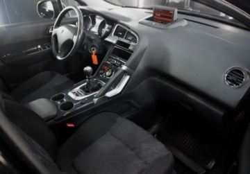 Peugeot 3008 I Crossover 1.6 156KM 2011 Peugeot 3008 Benzyna_Panoramiczny dach_Hak_ 1.6 Benzyna 156KM, zdjęcie 5