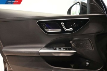 Mercedes Klasa C W206 2023 Mercedes-Benz Klasa C FV23Kierownica SupersportowaPodswietlane listwy prog, zdjęcie 9