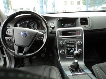 Volvo V60 I Kombi Facelifting 1.6 T3 150KM 2014 Volvo V60 sprzedam ładne VOLVO V60 1.6 B 150KM, zdjęcie 7