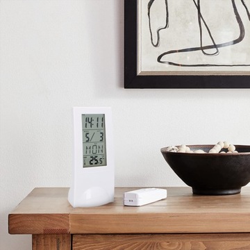 МЕТЕОСТАНЦИЯ КОМНАТНЫЙ ТЕРМОМЕТР ЧАСЫ КАЛЕНДАРЬ