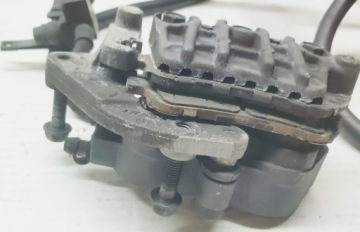 Правый тормозной суппорт Honda Varadero 1000 99-02