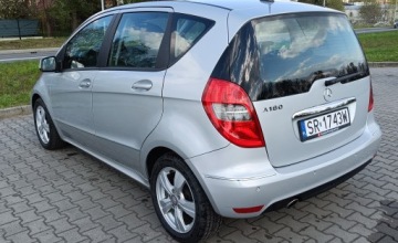 Mercedes Klasa A W169 Limuzyna 1.7 180 116KM 2011 MERCEDES A-KLASA W169 A 180 AUTOMAT 2011, zdjęcie 1