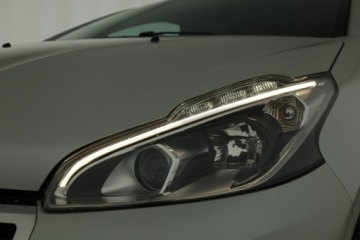 Peugeot 208 I Hatchback 5d Facelifting 1.2 PureTech 82KM 2018 Peugeot 208 1.2 PureTech, Salon Polska, zdjęcie 16