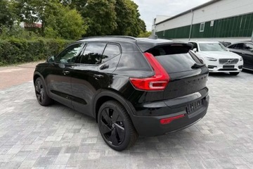 Volvo XC40 Crossover Facelifting 2.0 B3 163KM 2025 Volvo XC 40 VOLVO XC40 Core B3 Mild Hybrid, Dowolna konfiguracja, Polski S, zdjęcie 1