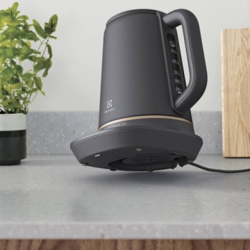 ELECTROLUX E7K1-6BP ЭЛЕКТРИЧЕСКИЙ ЧАЙНИК 2400Вт 1,7л