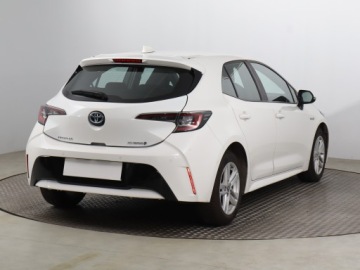 Toyota Corolla XII Hatchback 1.8 Hybrid 122KM 2021 Toyota Corolla 1.8 Hybrid, Automat, Navi, Klima, zdjęcie 4