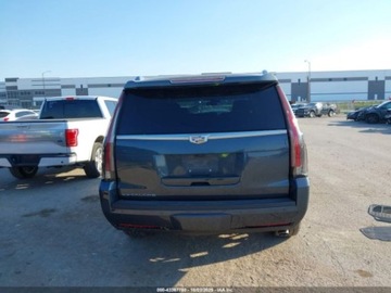 Cadillac Escalade III 2019 Cadillac Escalade Premium Luxury 2019 6.2l 6.2 Benzyna 420KM, zdjęcie 4