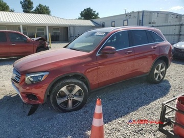 Mercedes GLC C253 2019 Mercedes-Benz GLC 2019 r., 2,0L 300 4MATIC 2.0 Benzyna 241KM