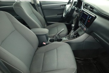 Toyota Corolla XI Sedan Facelifting 1,6 Valvematic 132KM 2017 Toyota Corolla 1.6 Valvematic, Salon Polska, zdjęcie 6