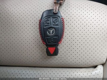 Mercedes Klasa C W205 2015 Mercedes-Benz Klasa C 2015 Mercedes-Benz C-Class 4dr Sdn C 300 Luxury 4MAT, zdjęcie 9