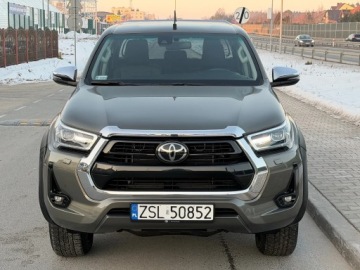 Toyota Hilux VIII Podwójna kabina Facelifting 2.8 D-4D 204KM 2021 TOYOTA HILUX 2.8 D-4D Double Cab SR5+ 4x4, zdjęcie 3