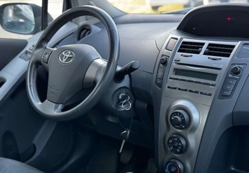 Toyota Yaris II Hatchback 5d 1.0 VVT-i 69KM 2009 Toyota Yaris Toyota Yaris 1.0 VVT-i Cool Edition, zdjęcie 17