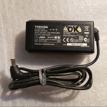 Oryginalny zasilacz Ładowarka TOSHIBA 12V 2A - ADPV16A do przenosnego DVD