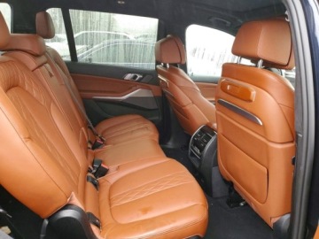 BMW X7 2025 BMW X7 2025 BMW X7 M60i , od ubezpieczalni 4.4 Benzyna 523KM, zdjęcie 11