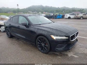 Volvo S60 III Sedan 2.0 T5 250KM 2020 Volvo S60 2020 Volvo S60 T5 FWD Momentum 2.0 Benzyna 250KM, zdjęcie 1