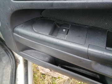 prawy przełącznik szyby opel zafira b astra h