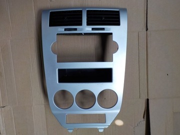 RÁMEČEK STŘEDNÍ  MŘÍŽKY VENTILACE DODGE CALIBER 2009R